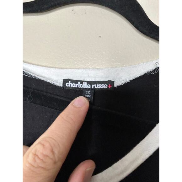 Women’s 1X Charlotte Russe + Plus Black And Ehite Scoop Neck Soft Blouse - Picture 2 of 3